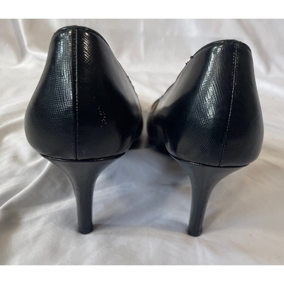 Kelly & Katie Misha Pump - Picture 3 of 6